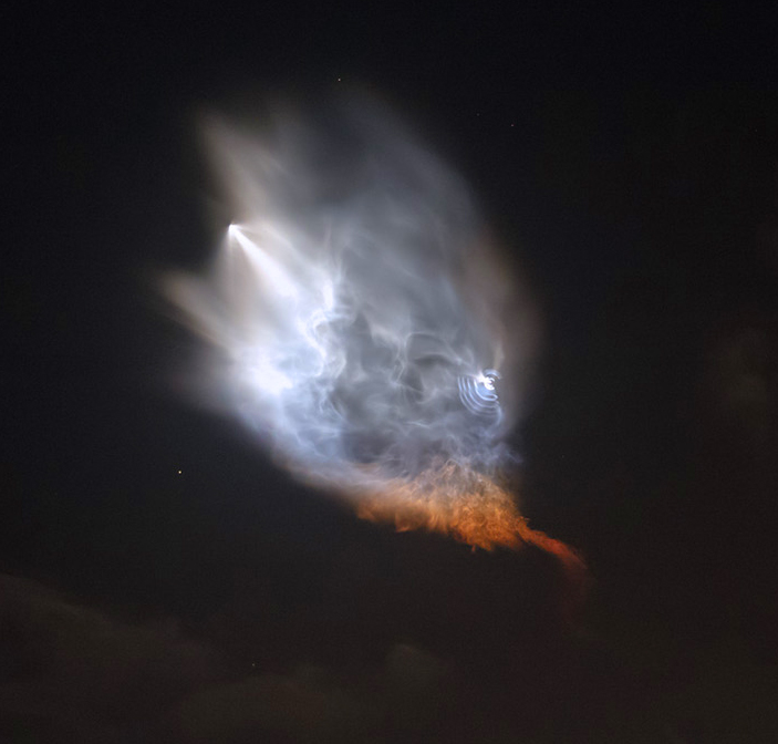 falcon-9-exhaust