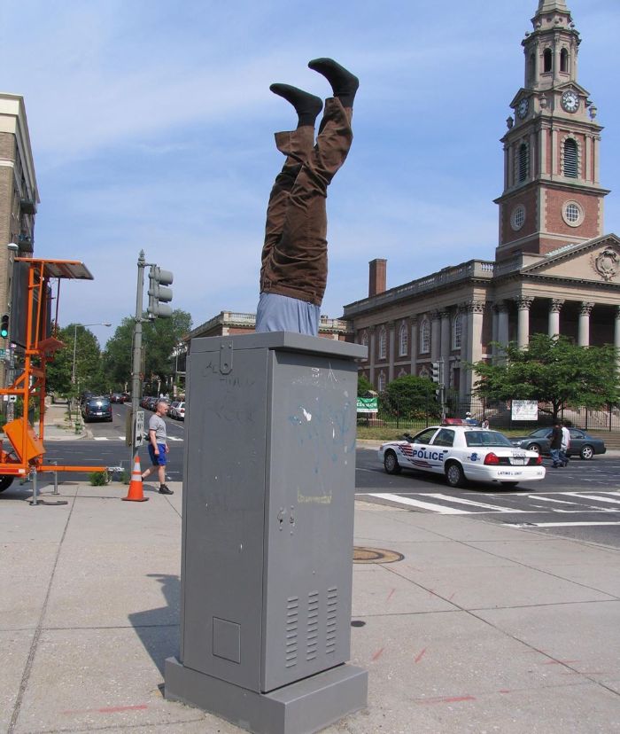 5d146eb1268b2-mannequins-city-street-art-installation-trolling-sculptor-artist-mark-jenkins-23-5d1317f6b8663__700